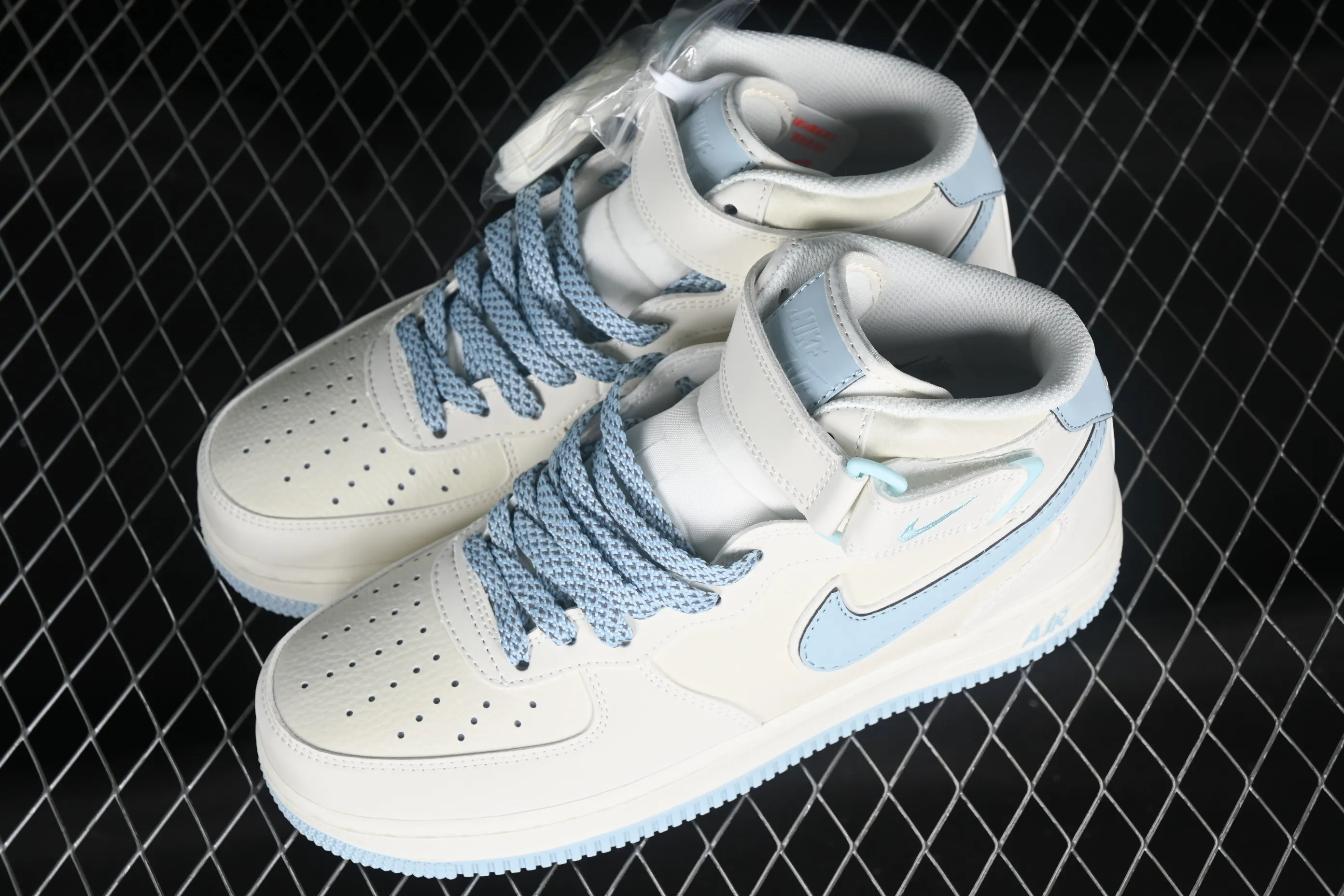 All Categories Nk Air Force 1 Air Force Series Nk Air Force 1 Mid Air Force Mid Nk Air Force 1'07 Mid Milan Hook Starry Air Force One Mid Casual Shoes SH0235-555